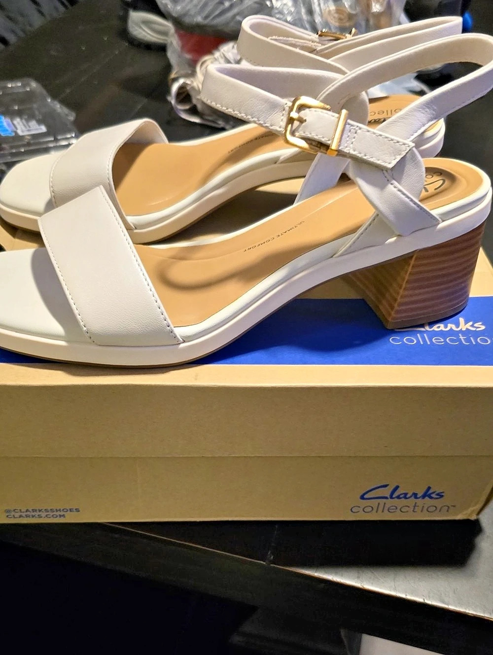 Clarks Jaylan Ray Sandal Leather Off White & Brown NIB